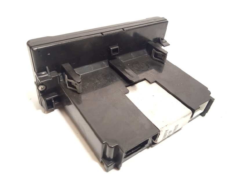 Recambio de pantalla multifuncion para volvo c30 referencia OEM IAM 30737809  