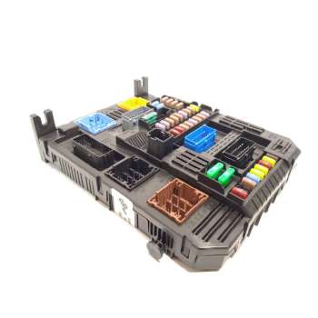 CAJA RELES / FUSIBLES 9832880280 1681050580 28709099