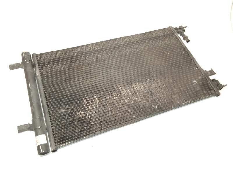 Recambio de condensador / radiador aire acondicionado para chevrolet cruze hatchback ltz referencia OEM IAM 23333680  