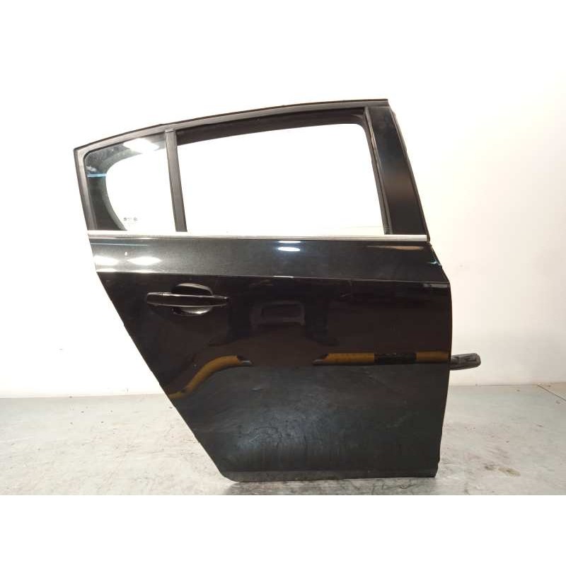 Recambio de puerta trasera derecha para chevrolet cruze hatchback ltz referencia OEM IAM 95476405  