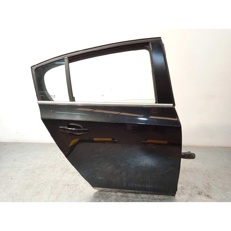 Recambio de puerta trasera derecha para chevrolet cruze hatchback ltz referencia OEM IAM 95476405  