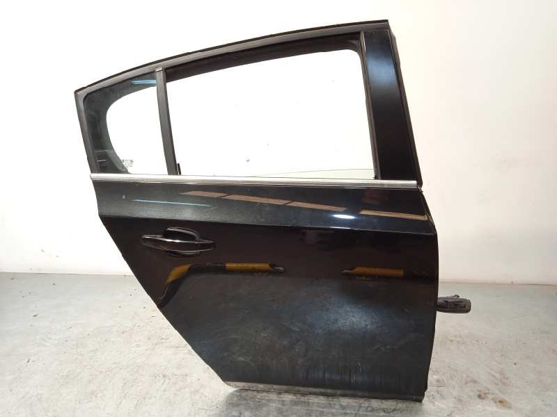 Recambio de puerta trasera derecha para chevrolet cruze hatchback ltz referencia OEM IAM 95476405  