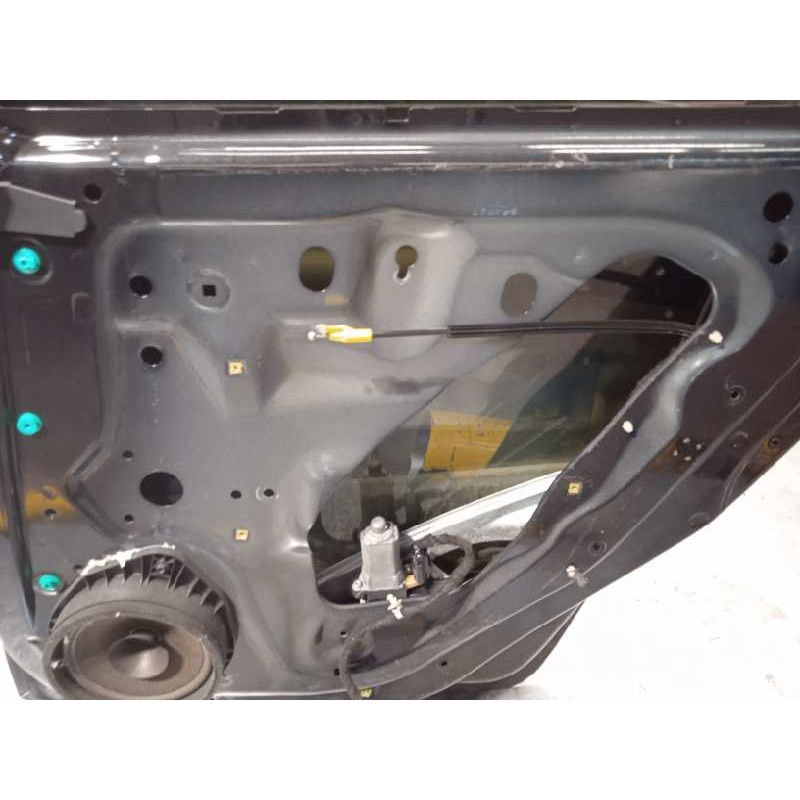Recambio de puerta trasera derecha para chevrolet cruze hatchback ltz referencia OEM IAM 95476405  