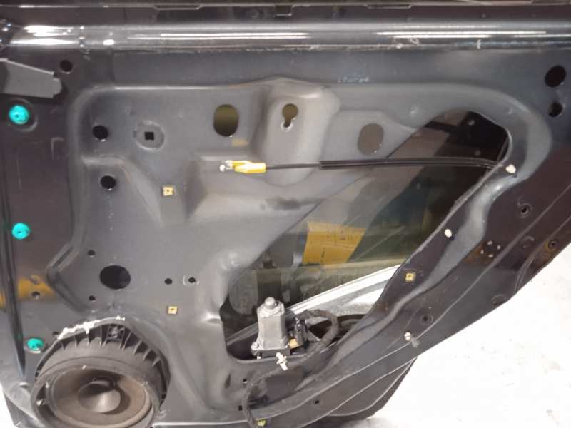 Recambio de puerta trasera derecha para chevrolet cruze hatchback ltz referencia OEM IAM 95476405  