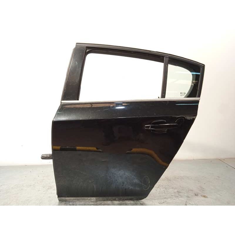 Recambio de puerta trasera izquierda para chevrolet cruze hatchback ltz referencia OEM IAM 95476404  