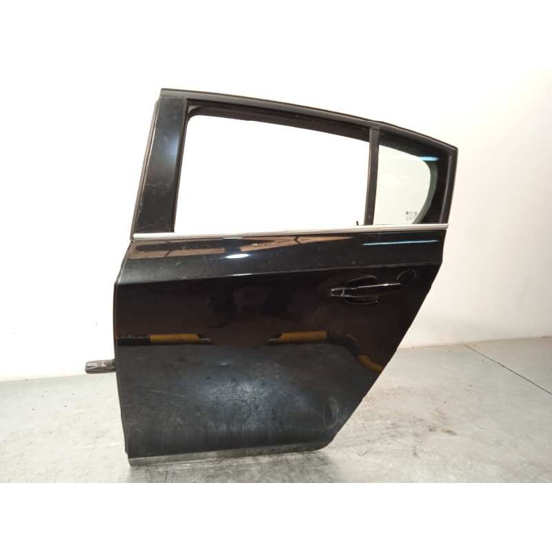 Recambio de puerta trasera izquierda para chevrolet cruze hatchback ltz referencia OEM IAM 95476404  