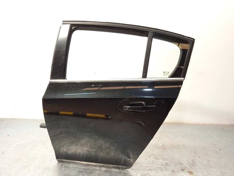 Recambio de puerta trasera izquierda para chevrolet cruze hatchback ltz referencia OEM IAM 95476404  