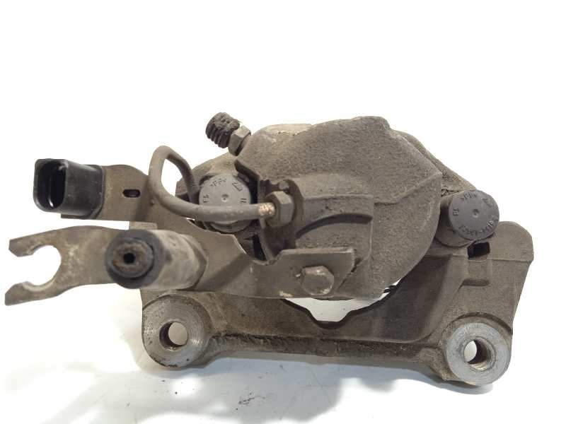 Recambio de pinza freno delantera derecha para seat exeo berlina (3r2) sport referencia OEM IAM 8E0615124D  