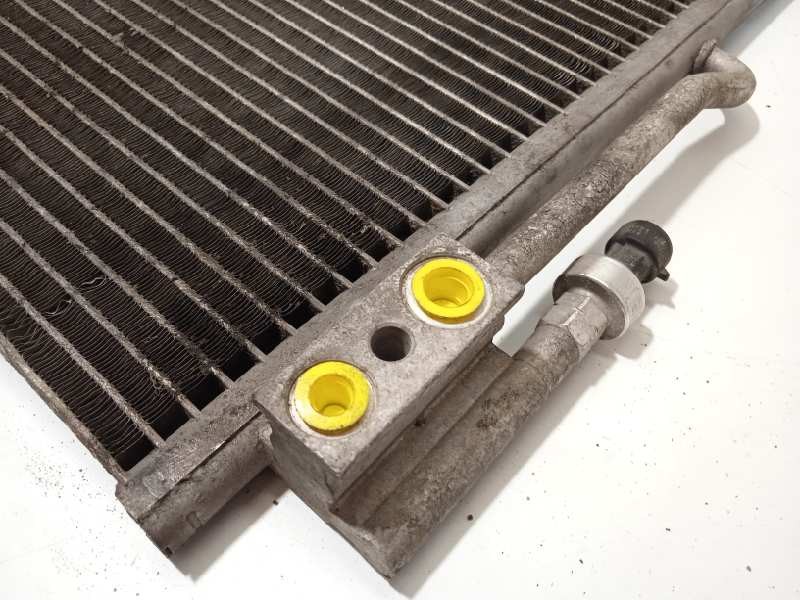 Recambio de condensador / radiador aire acondicionado para opel meriva b essentia referencia OEM IAM 13331005  