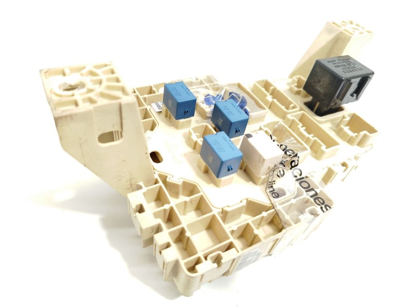 CAJA RELES / FUSIBLES NG9F2L NG91PDRJ 