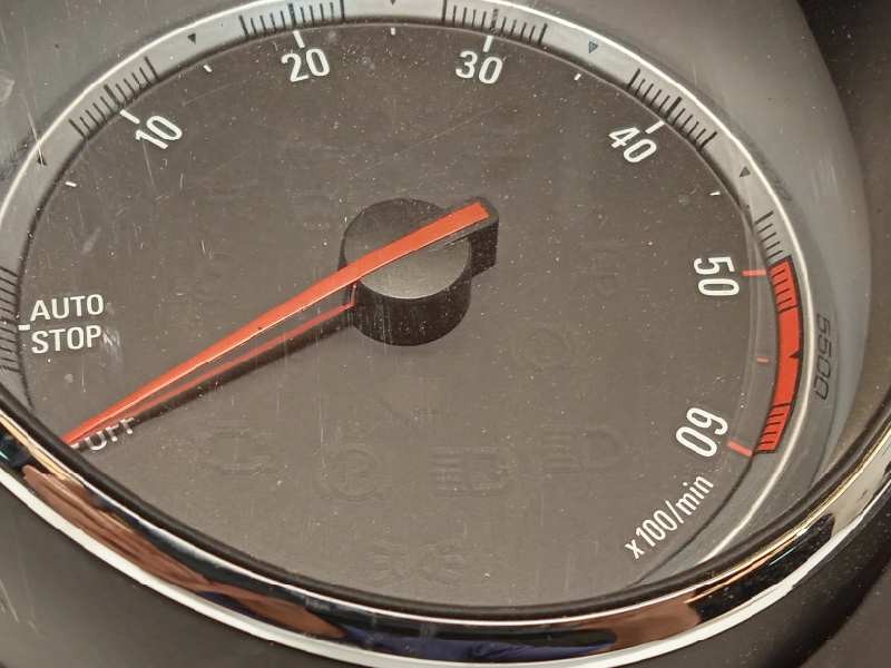 Recambio de cuadro instrumentos para opel insignia sports tourer 2.0 cdti cat referencia OEM IAM 20930202  
