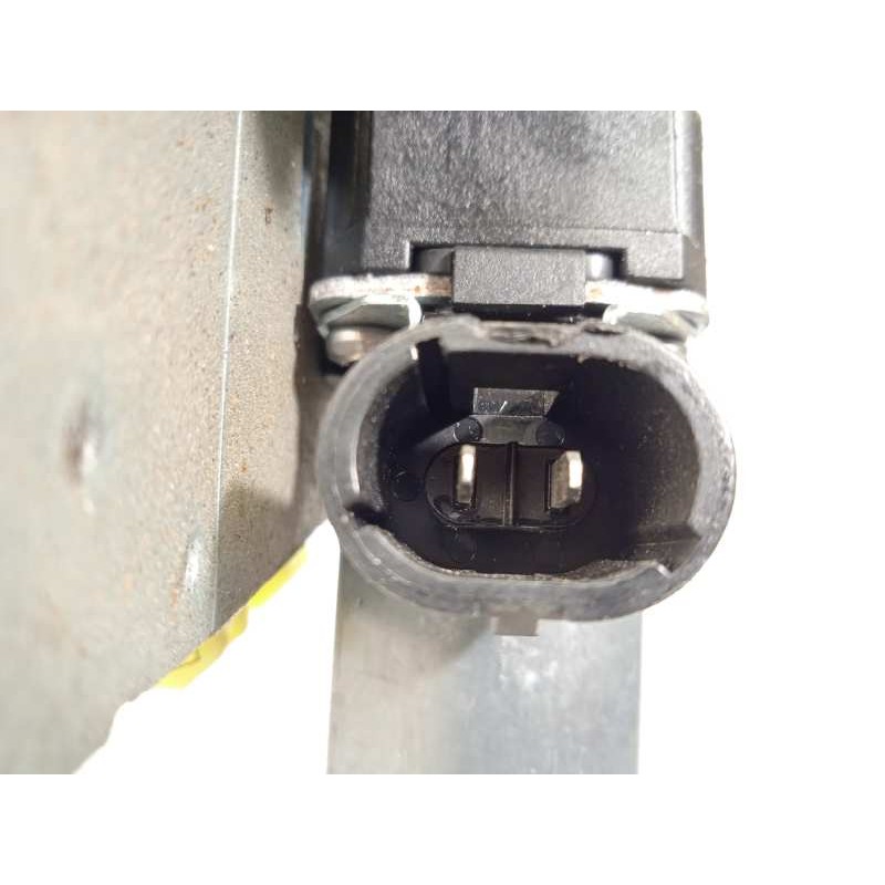 Recambio de elevalunas delantero derecho para opel vivaro 2.0 16v cat (f4r-720 / l41) referencia OEM IAM 4408553  