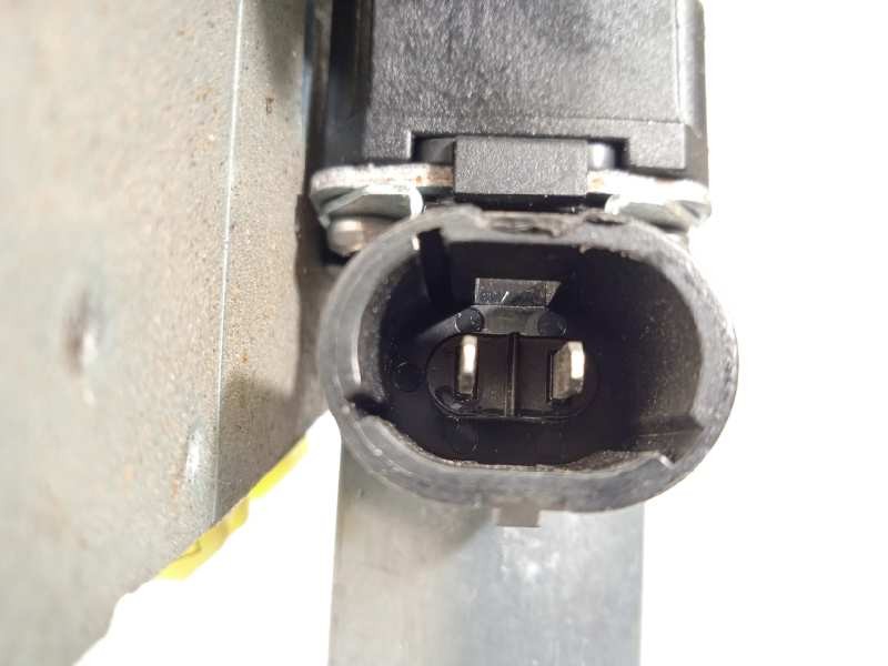 Recambio de elevalunas delantero derecho para opel vivaro 2.0 16v cat (f4r-720 / l41) referencia OEM IAM 4408553  