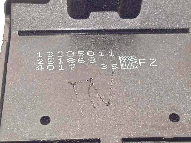 Recambio de mando elevalunas delantero izquierdo para opel mokka 1.7 16v cdti referencia OEM IAM 13305011  