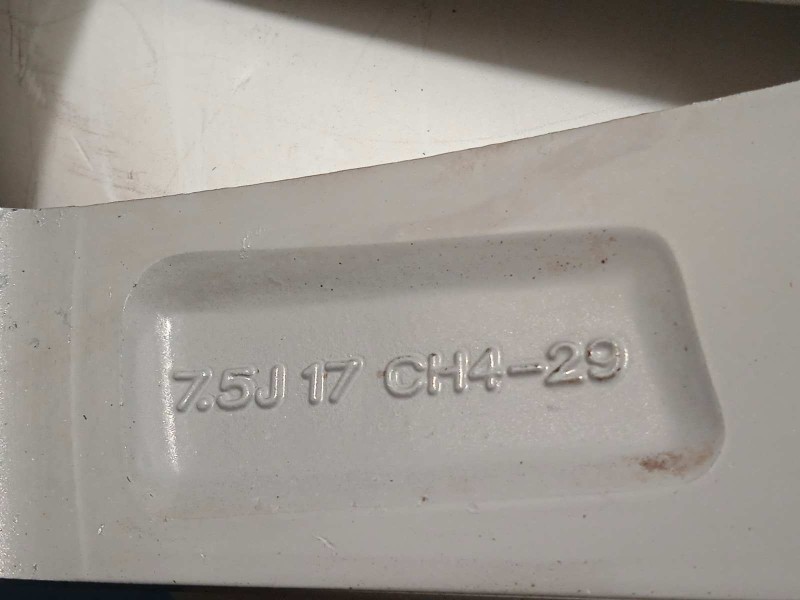 Recambio de llanta para peugeot 3008 hybrid4 referencia OEM IAM 9671643477  5402FG