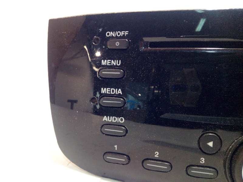 Recambio de sistema audio / radio cd para fiat punto (evo) (199) 1.4 cat referencia OEM IAM 7355261540  