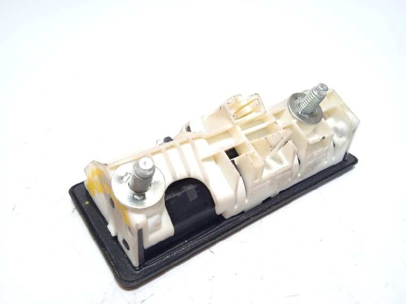 Recambio de maneta exterior porton para audi a3 sedán (8vm) referencia OEM IAM 5N0827566T  