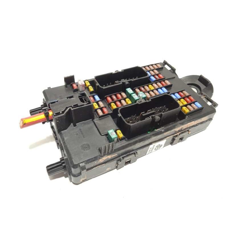 Recambio de caja reles / fusibles para volvo xc90 2.0 diesel cat referencia OEM IAM 31682732  32209198