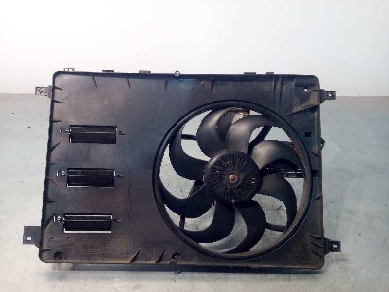 Recambio de electroventilador para volvo v40 1.6 diesel cat referencia OEM IAM 31686812  