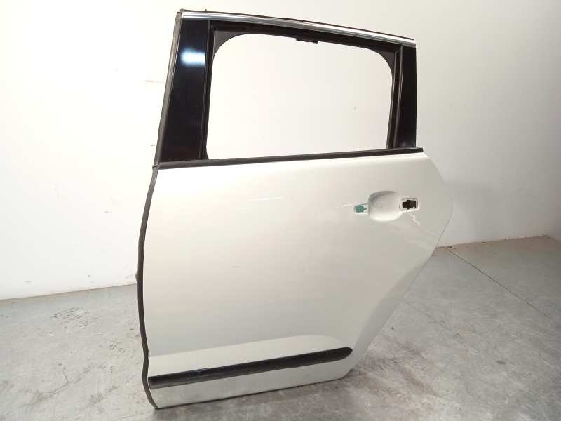 Recambio de puerta trasera izquierda para peugeot 3008 hybrid4 referencia OEM IAM 9006Q1  