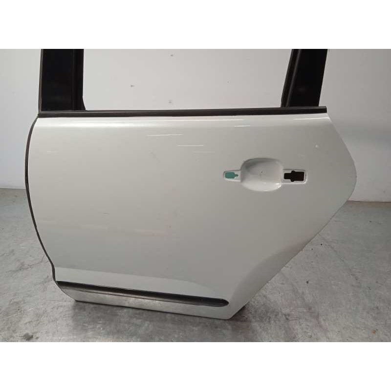 Recambio de puerta trasera izquierda para peugeot 3008 hybrid4 referencia OEM IAM 9006Q1  