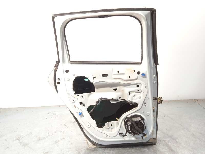Recambio de puerta trasera izquierda para peugeot 3008 hybrid4 referencia OEM IAM 9006Q1  