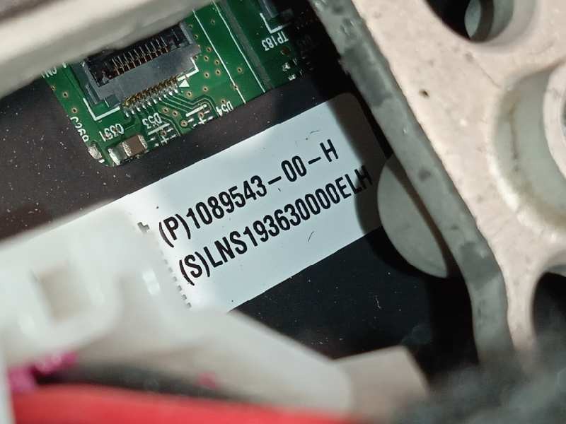 Recambio de pantalla multifuncion para tesla model 3 referencia OEM IAM 108954300H  