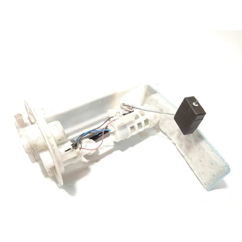 Recambio de bomba combustible para toyota yaris 1.5 16v cat referencia OEM IAM 777040D070  