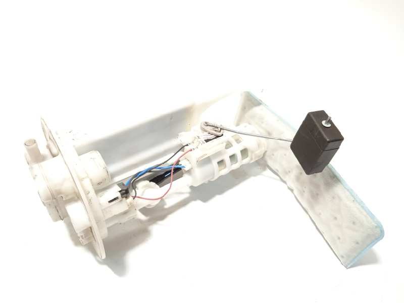Recambio de bomba combustible para toyota yaris 1.5 16v cat referencia OEM IAM 777040D070  