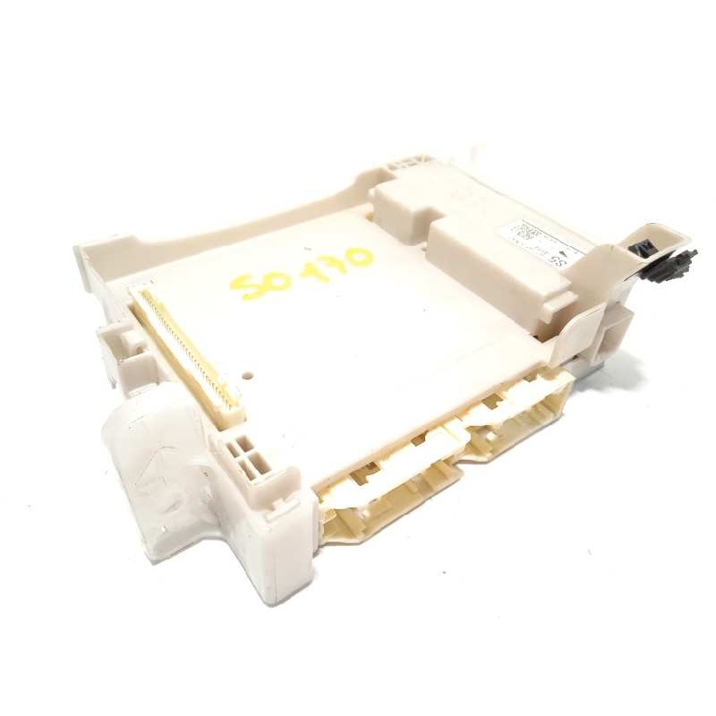 Recambio de caja reles / fusibles para toyota yaris 1.5 16v cat referencia OEM IAM 8273052K40  