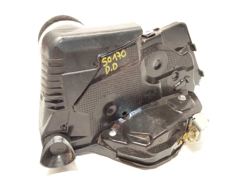 Recambio de cerradura puerta delantera derecha para toyota yaris 1.5 16v cat referencia OEM IAM 690300D540  