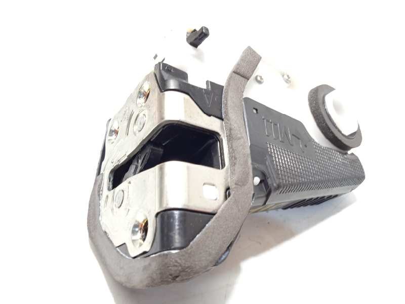 Recambio de cerradura puerta trasera derecha para toyota yaris 1.5 16v cat referencia OEM IAM 690500D310  