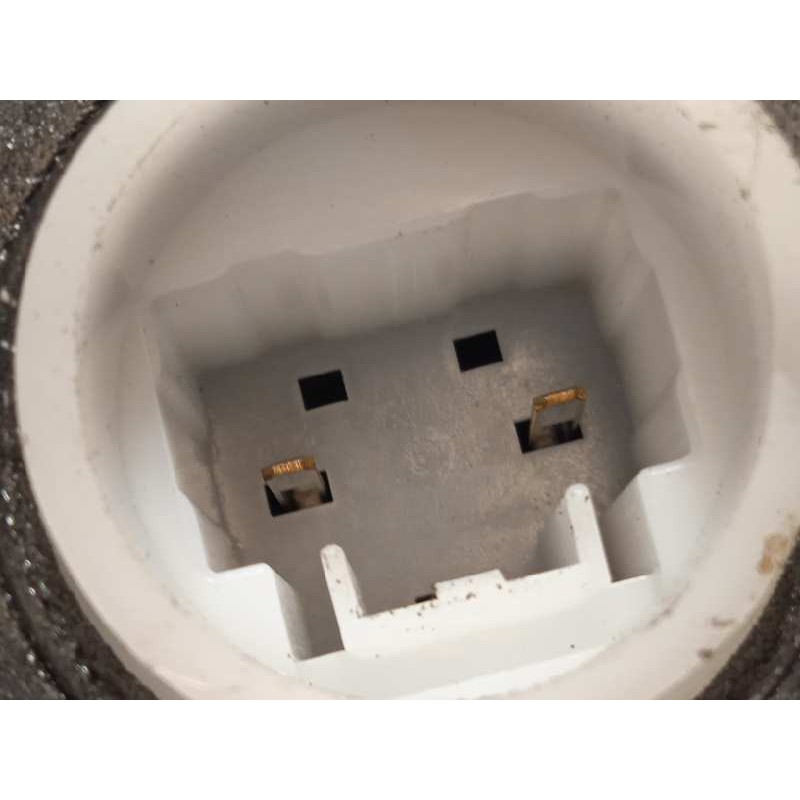 Recambio de cerradura puerta trasera derecha para toyota yaris 1.5 16v cat referencia OEM IAM 690500D310  