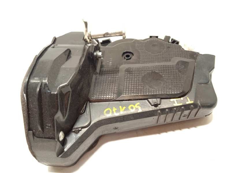 Recambio de cerradura puerta trasera izquierda para toyota yaris 1.5 16v cat referencia OEM IAM 690600D310  