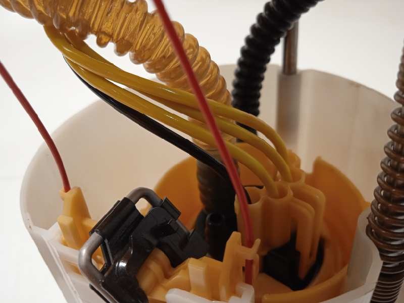 Recambio de bomba combustible para renault kadjar 1.6 dci diesel fap energy referencia OEM IAM 170404EA0A  0580203311