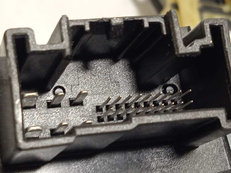 Recambio de elevalunas delantero derecho para volkswagen polo 1.0 tsi referencia OEM IAM 2G4837462B  2Q1959882D