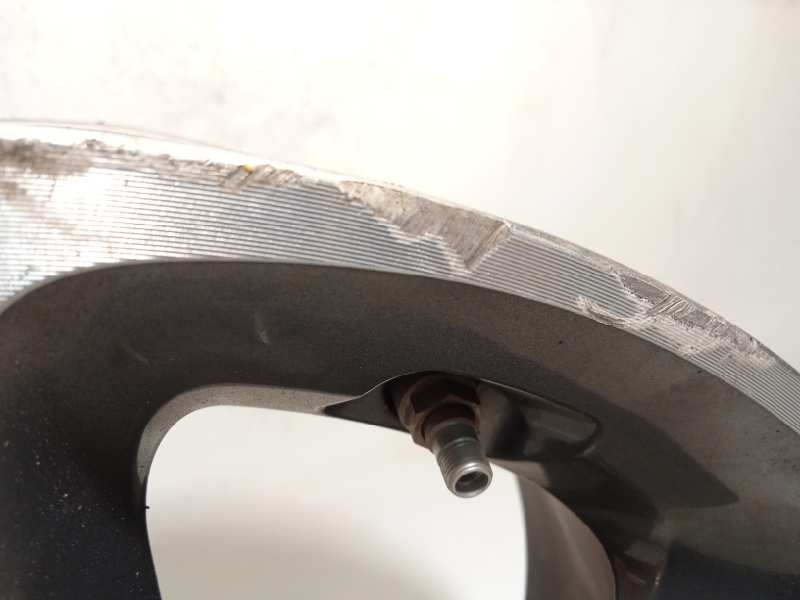 Recambio de llanta para hyundai elantra (md) tecno referencia OEM IAM 529103X850  