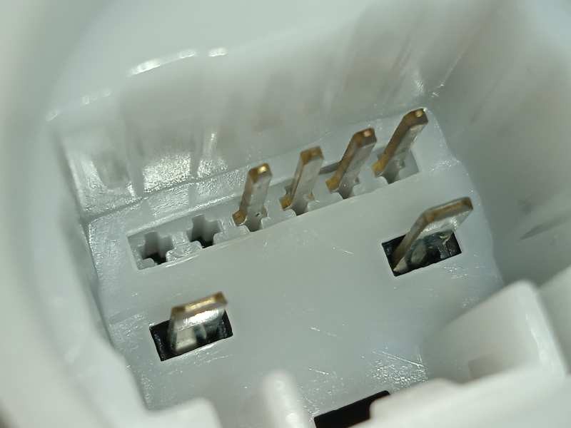 Recambio de cerradura puerta delantera derecha para toyota yaris hybrid feel! referencia OEM IAM 690300D540  