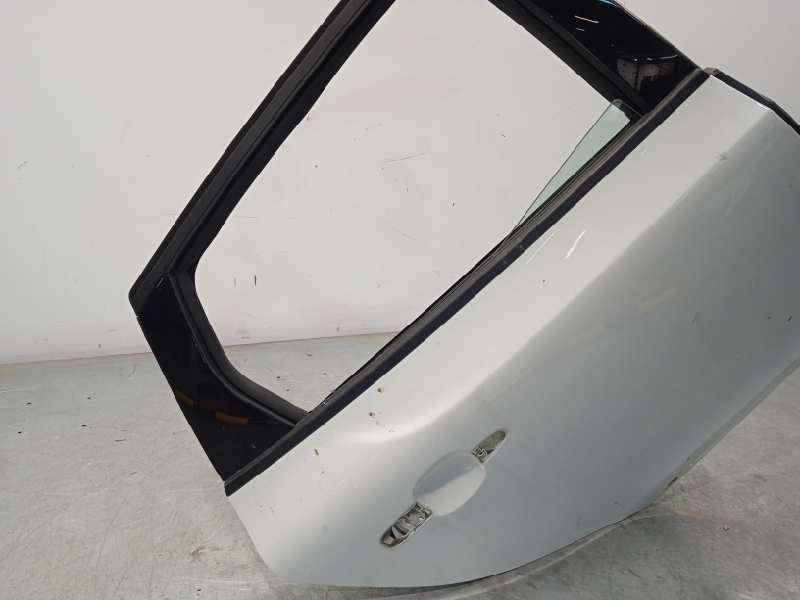 Recambio de puerta trasera derecha para volvo v40 cross country 2.0 diesel cat referencia OEM IAM 31662587 - Blanco 2