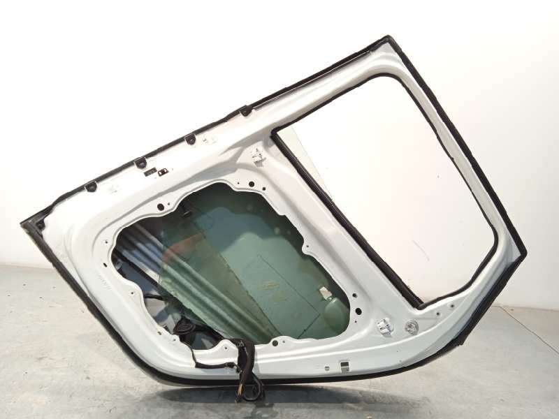 Recambio de puerta trasera derecha para volvo v40 cross country 2.0 diesel cat referencia OEM IAM 31662587 - Blanco 4