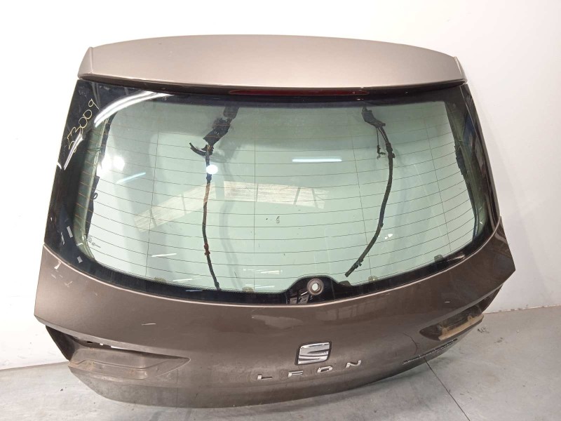 Recambio de porton trasero para seat leon st (5f8) x-perience 4drive referencia OEM IAM 5F9827024  5F9827933EGRU