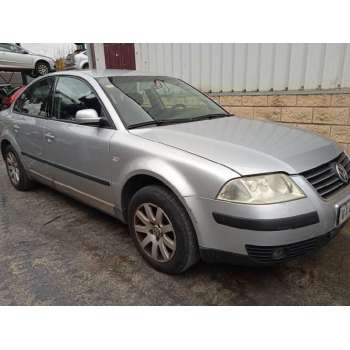 VOLKSWAGEN PASSAT BERLINA (3B3)