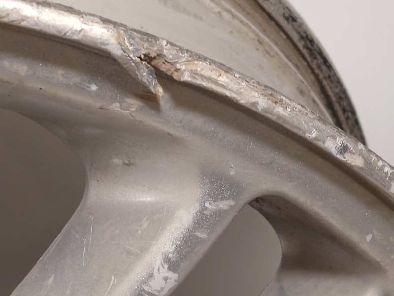 Recambio de llanta para land rover discovery v6 td s referencia OEM IAM RRC002852MNH RRC002 852MNH