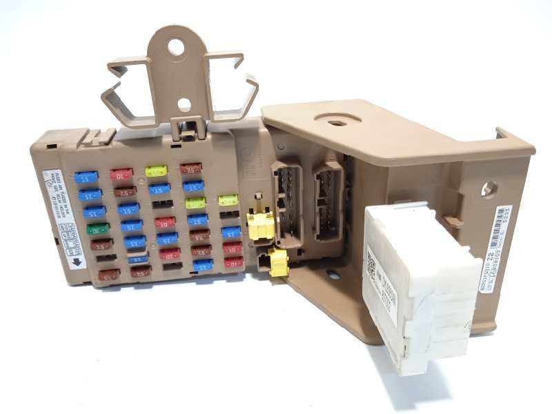 Recambio de caja reles / fusibles para subaru impreza g12 2.0 diesel cat referencia OEM IAM 82201FG010  