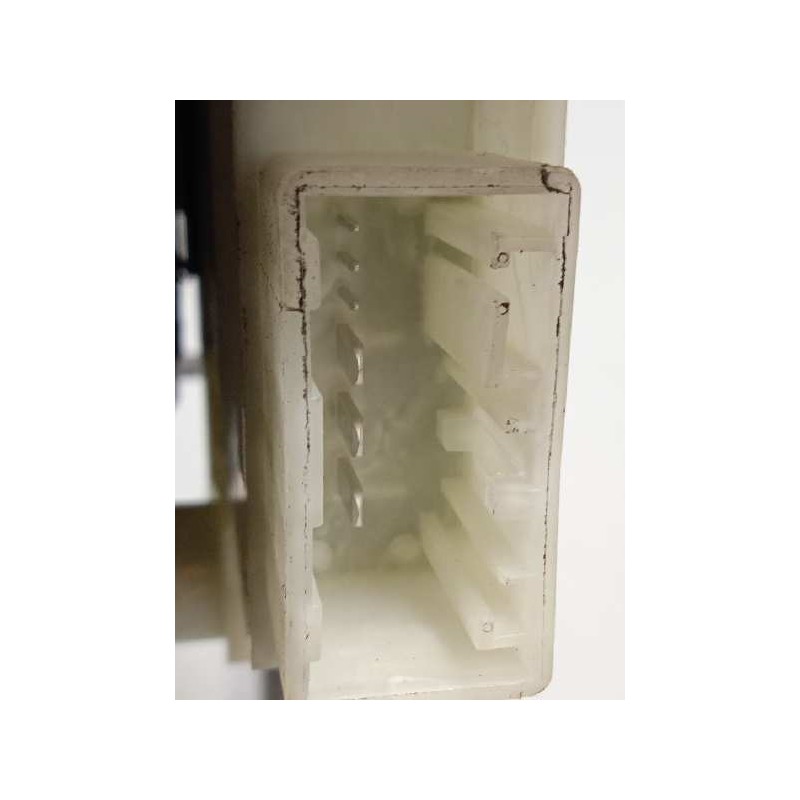 Recambio de elevalunas trasero derecho para skoda fabia 1.2 tsi referencia OEM IAM 6V0959812A  