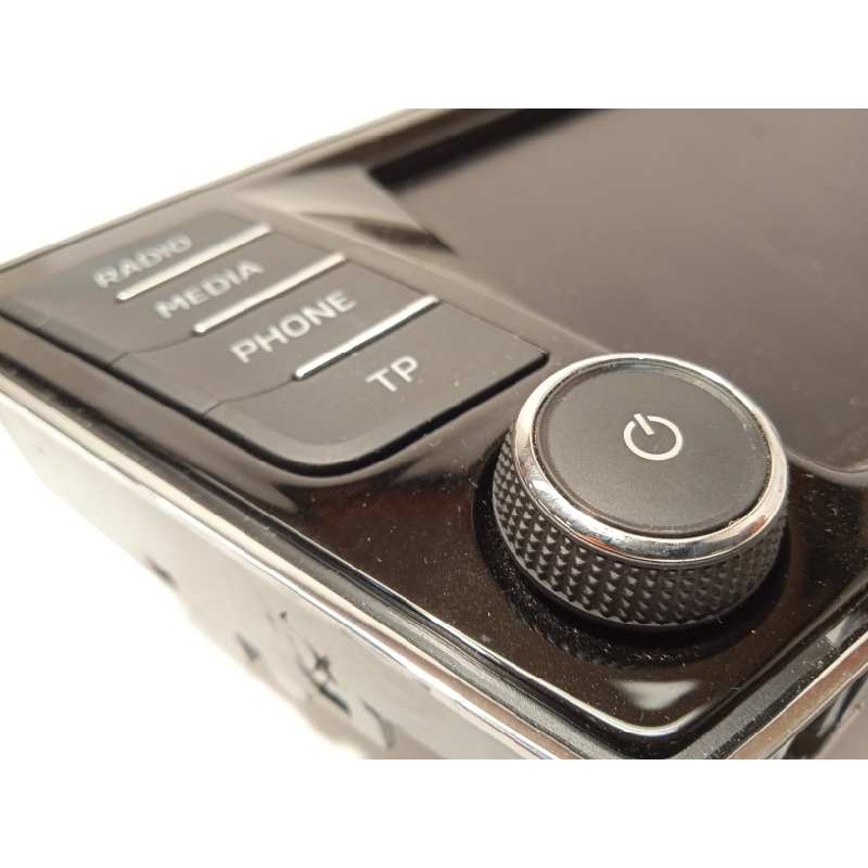 Recambio de pantalla multifuncion para skoda fabia 1.2 tsi referencia OEM IAM 6V0919604B  
