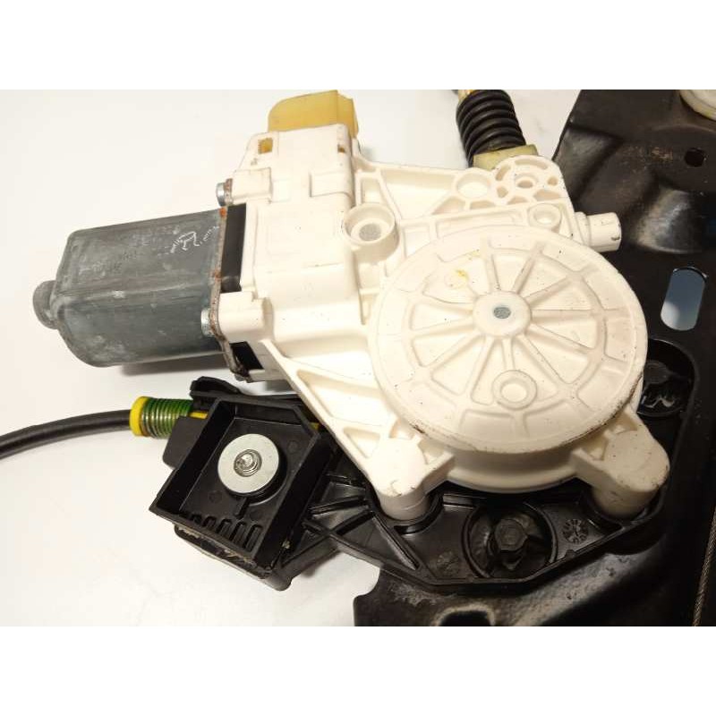 Recambio de elevalunas delantero derecho para bmw serie 7 (f01/f02) 730ld referencia OEM IAM 7046032 0130822515 51337182106