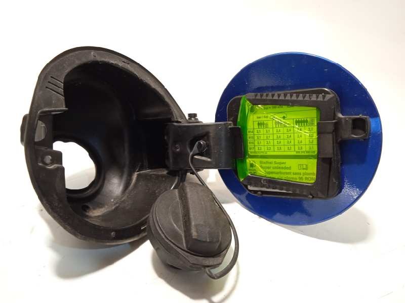 Recambio de tapa exterior combustible para skoda fabia 1.2 tsi referencia OEM IAM 6V6809857  6V6809909