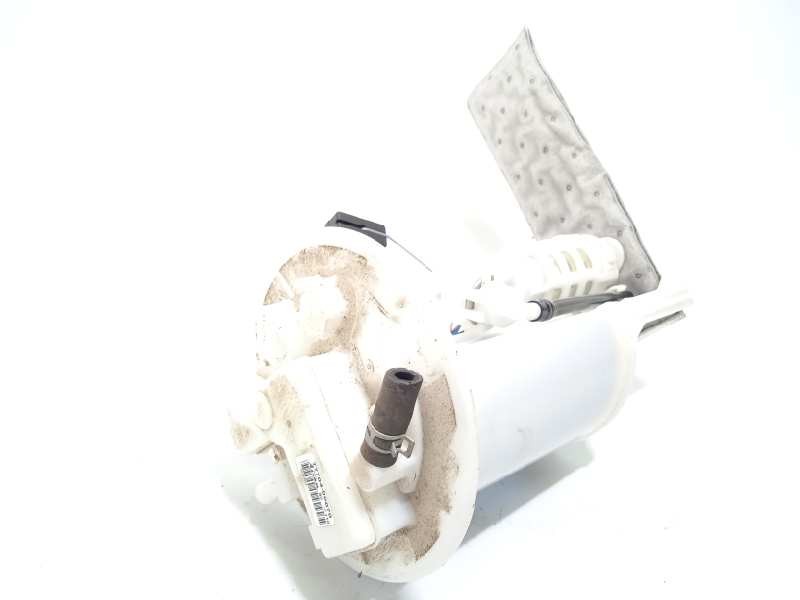 Recambio de bomba combustible para toyota yaris 1.0 cat referencia OEM IAM 777040D070  
