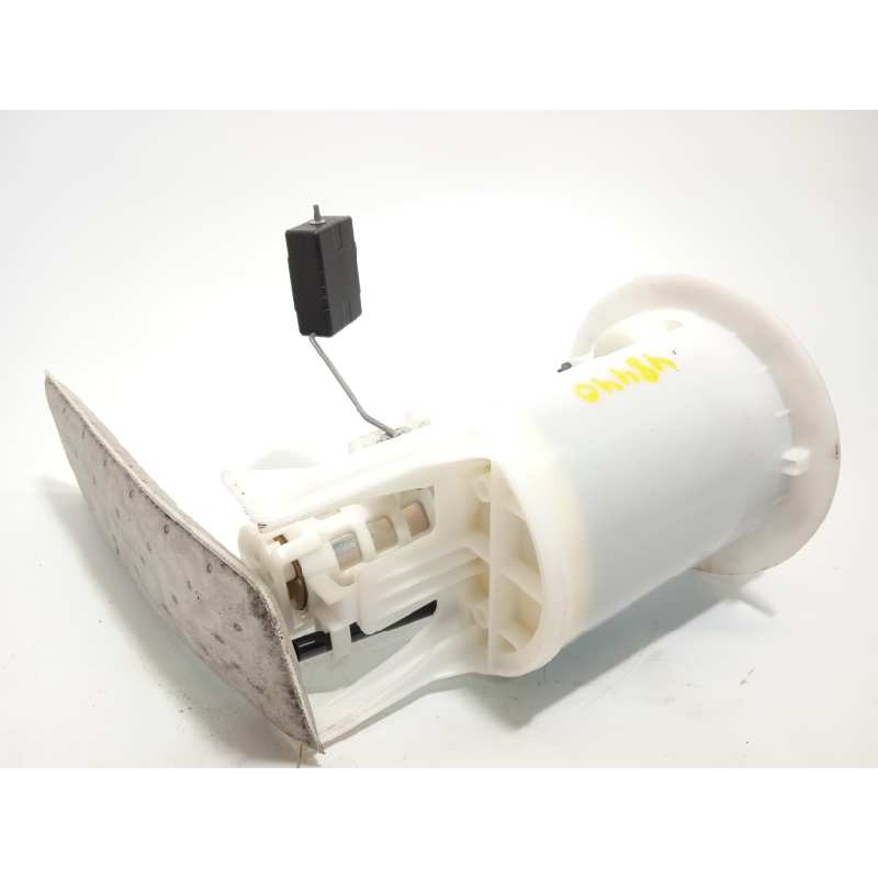 Recambio de bomba combustible para toyota yaris 1.0 cat referencia OEM IAM 777040D070  